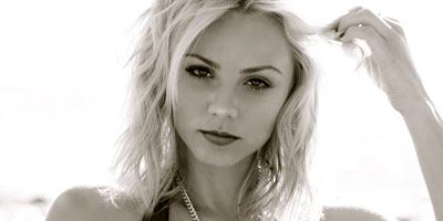 Laura Vandervoort Speaks About Supergirl