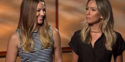 Extra's: Hanging with Supergirl